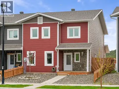 MODERN. MOVE-IN READY. NO CONDO FEES! Why wait to build when you can own this beautiful, like-new ho...