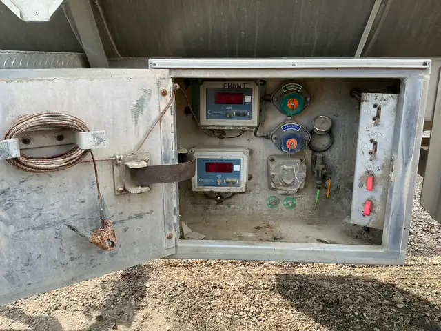 2006 ADVANCE 44,000L Tri/A Tanker Trailer in Heavy Equipment in St. Albert - Image 6