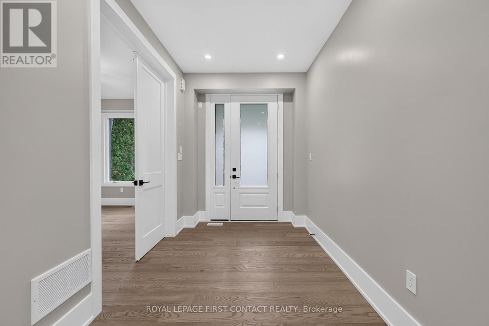 UPPER - 933 7TH LINE Innisfil (Alcona), Ontario 2
