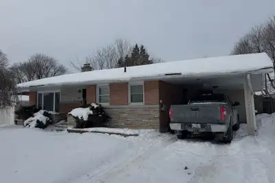 Bright & Spacious 2 Bedroom Unit In Preston! (Lower Unit) Welcome to 587 Pine Street in Cambridge! T...