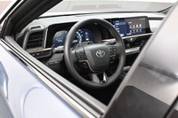 Elevate every drive in this 2025 Toyota Crown Signia Limited, a sophisticated SUV that combines prem... (image 5)