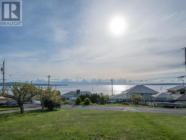 4109 WHALEN AVE Powell River, British Columbia in Houses for Sale in Powell River District - Image 2