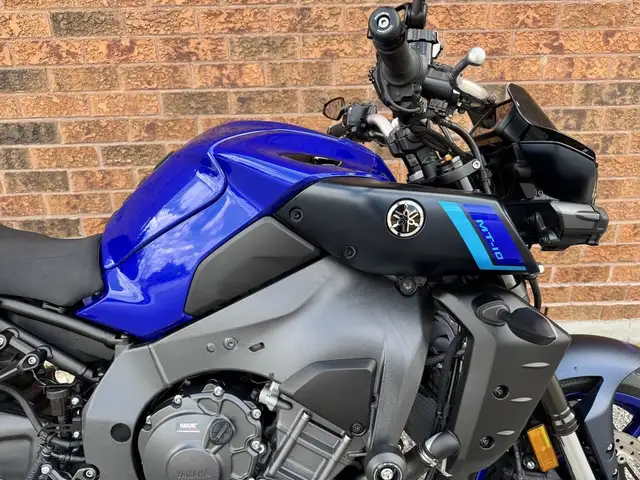 2024 Yamaha MT-10 **ONE OWNER** **RACEFIT PIPE** in Street, Cruisers & Choppers in Markham / York Region - Image 10