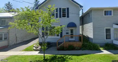 AVAILABLE AUGUST 1 - 2 BEDROOM, ALL INCLUSIVE -DUPLEX - PRESCOTT