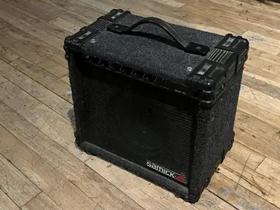 Ampli guitare SAMICK SM-10 40WATT GUITAR AMPLIFIER, View more