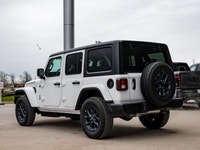 Welcome to 400 Chrysler Dodge Jeep Ram. 3.6L V-6 engine with 4x4 capability - Advanced infotainment... (image 5)