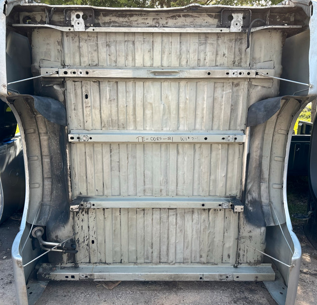 Southern Box/Bed Dodge Ram Rust Free! in Auto Body Parts in Oshawa / Durham Region - Image 3