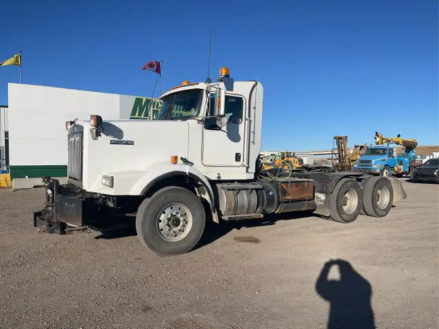 2016 Kenworth T800 in Heavy Trucks in Calgary - Image 2
