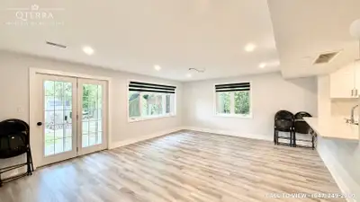 LUXURIOUS 5-BEDROOM DETACHED HOUSE IN A FRIENDLY NEIGHBORHOOD