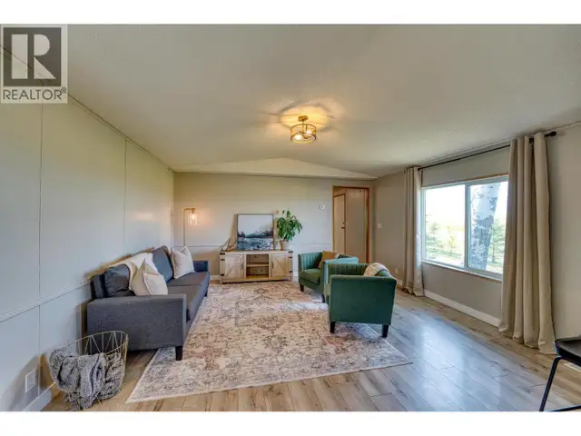 11075 257 ROAD Fort St. John, British Columbia in Houses for Sale in Fort St. John - Image 6