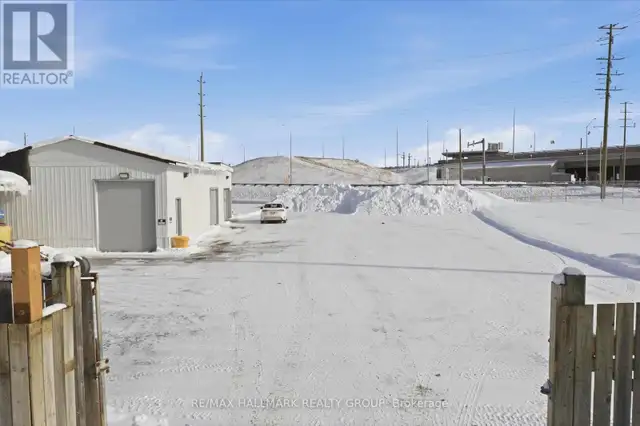 2 - 1215 RAINBOW STREET Ottawa, Ontario in Commercial & Office Space for Rent in Ottawa - Image 5