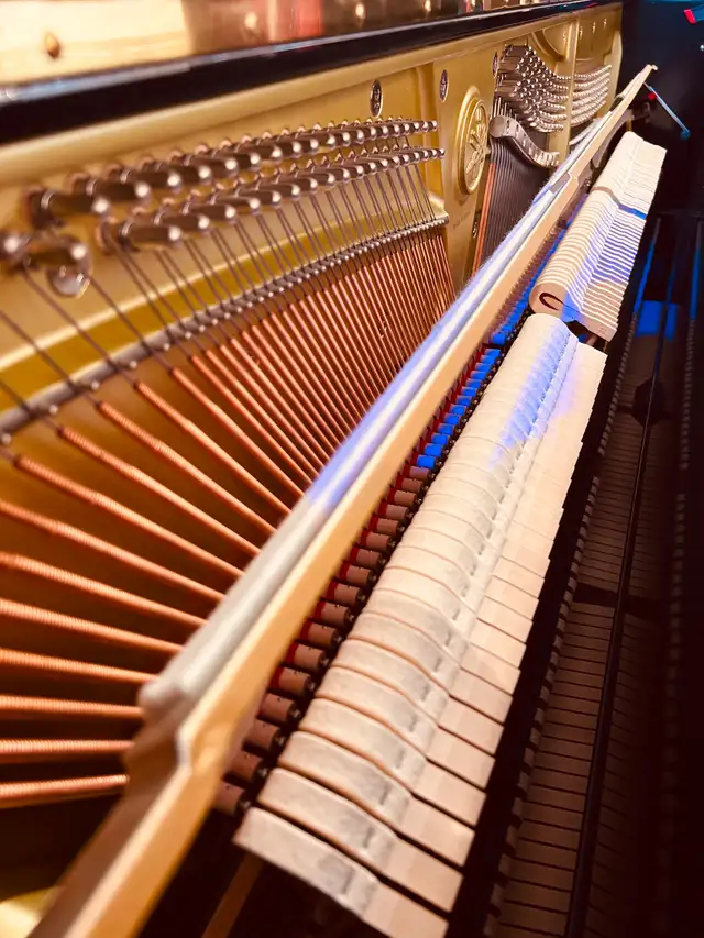 PIANO YAMAHA U1 (2018) in Pianos & Keyboards in City of Montréal - Image 3