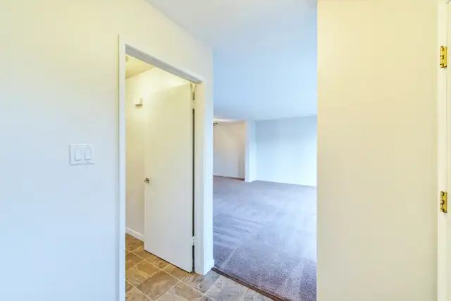 Lord Byron Townhouses - 3 Bedroom Townhouse House for Rent in Long Term Rentals in Edmonton - Image 3