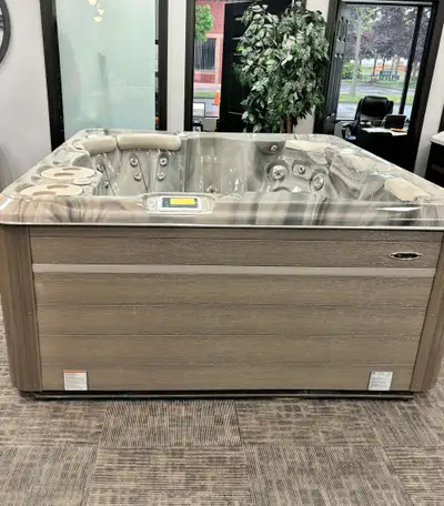 Self-Cleaning 6 person hot tub , View more