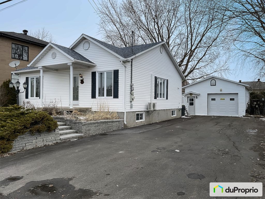 $589,000 - Bungalow for sale in Ste-Marie-Madeleine — photo 1