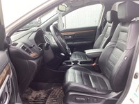 // ACCIDENT FREE!! // This 2018 Honda CR-V Touring AWD is a smart choice for daily driving in Cayuga... (image 3)