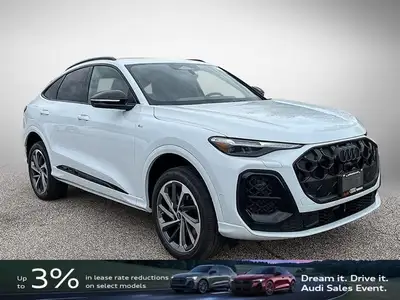 This Audi Q5 Sportback delivers a Intercooled Turbo Premium Unleaded I-4 2.0 L/121 engine powering t...