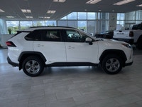 ===== Key Features ===== * 48,861 km * No Reported Accidents * All-Wheel Drive (AWD) * Hybrid Powert... (image 4)