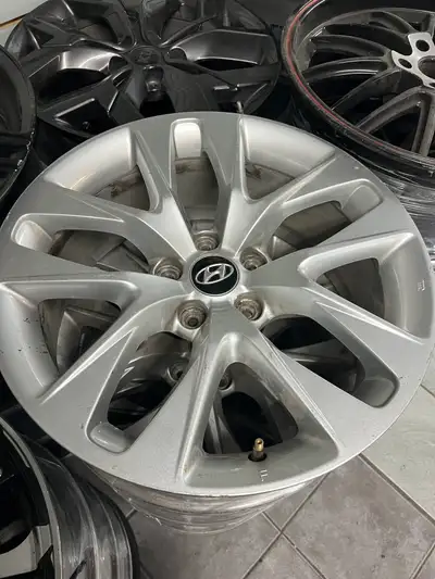 18 pouces stag hyundai centre de Pneus mtl est 11251 rue notre dame est 514-507-5177