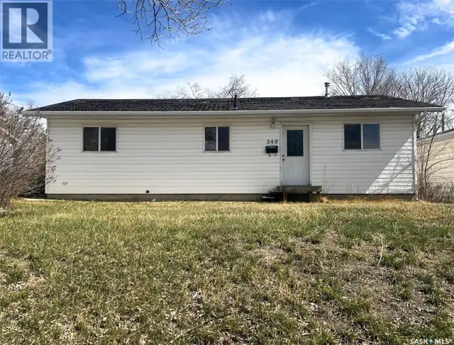 349 10th AVENUE NW Swift Current, Saskatchewan in Houses for Sale in Swift Current - Image 2