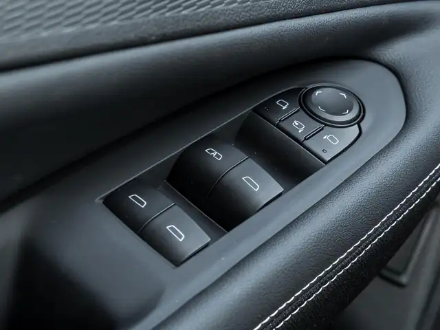 2025 Chevrolet Blazer EV LT AWD Midnight Edition- HD Surround Vi in Cars & Trucks in Markham / York Region - Image 18