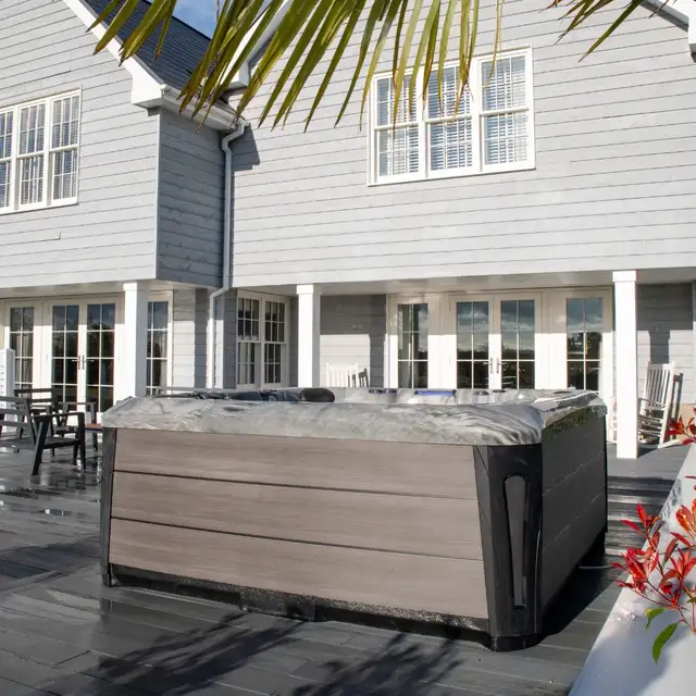 VEGA HOT TUB FOR SALE in Hot Tubs & Pools in Oakville / Halton Region - Image 3