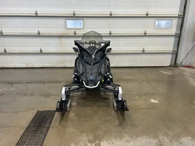 2017 Polaris Assault 800 in Snowmobiles in Moose Jaw - Image 8