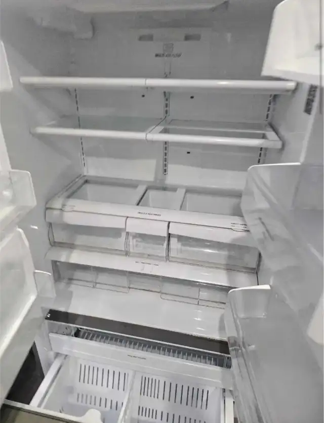 LG 36" Stainless Steel Fridge Freezer Counter Depth CAN DELIVER in Refrigerators in Hamilton - Image 3