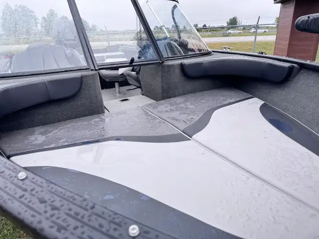 2022 Legend 18 XTR Used Aluminum Fishing Boat in Powerboats & Motorboats in Barrie - Image 10
