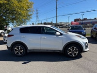 2022 Kia Sportage LX – Snow White Pearl - Available now at Midway Nissan Whitby Drive away in style... (image 7)