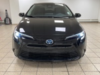 Apple CarPlay and Android Auto take center stage in this 2025 Toyota Corolla Hybrid LE, turning its... (image 7)