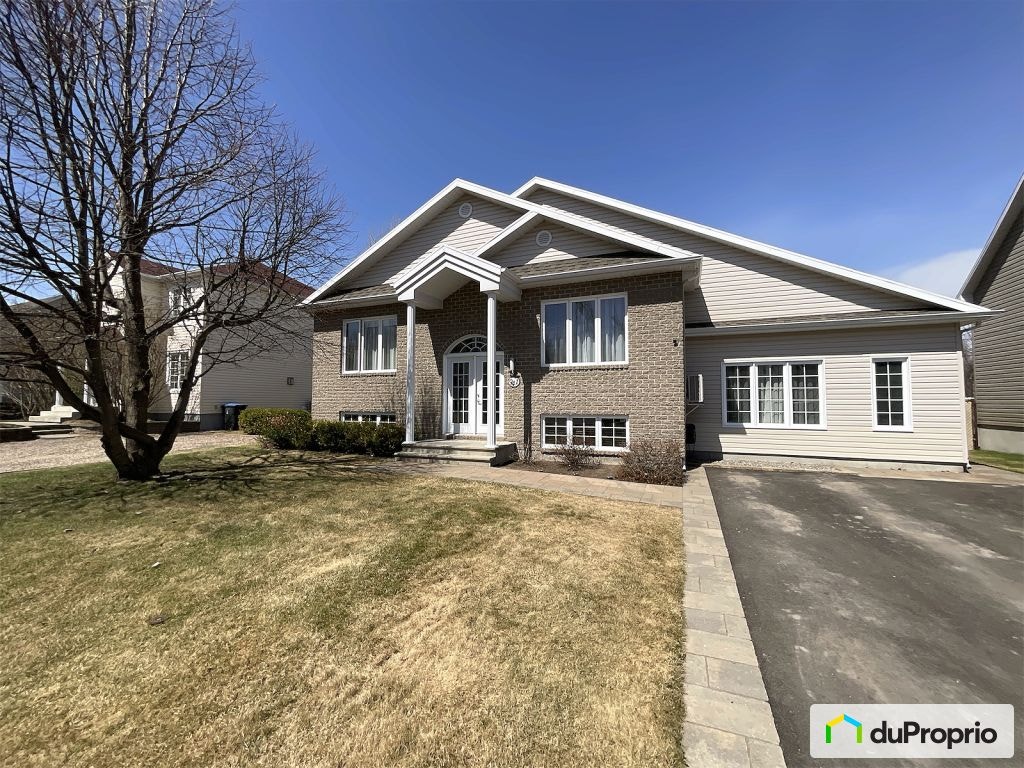 $639,000 - Bi-Level for sale in St-Jean-Chrysostome — photo 1