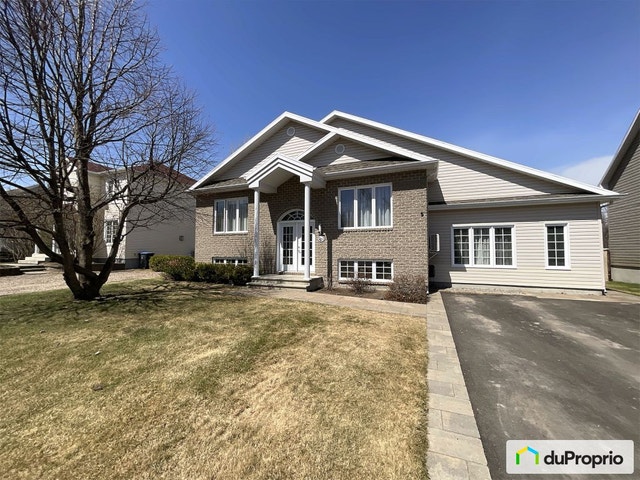 $639,000 - Bi-Level for sale in St-Jean-Chrysostome — photo 1