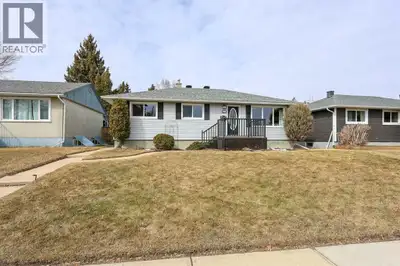 IMMEDIATE POSSESSION AVAILABLE ~ FULLY DEVELOPED 4 BEDROOM, 2 BATHROOM BUNGALOW IN GRANDVIEW ~ AIR C...