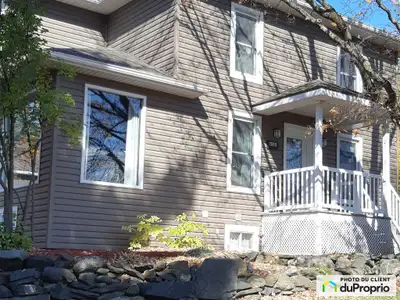 Résidence située dans le parc industriel à Saint-Georges Est Que ce soit résidentiel, commercial ou...