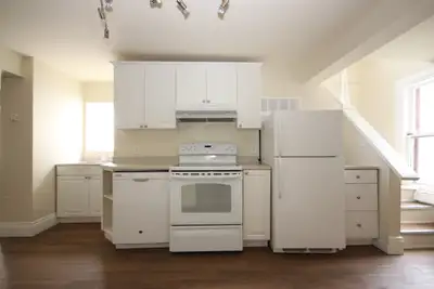 Spacious Three Bedroom Home - Downtown - SEPT 2025