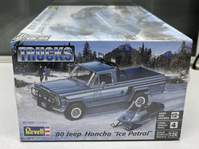 Revell Trucks '80 Jeep Honcho "Ice Patrol" Plastic Kit 1:24 in Toys & Games in Mississauga / Peel Region - Image 6