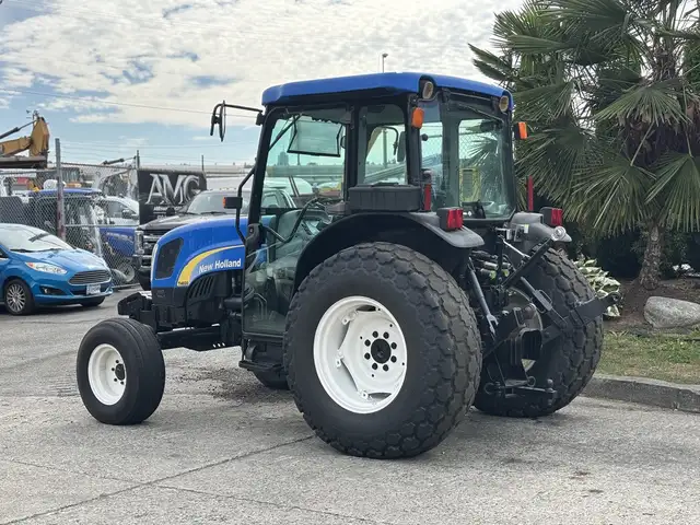 2009 New Holland T4020 Utility Tractor in Heavy Trucks in Delta/Surrey/Langley - Image 8