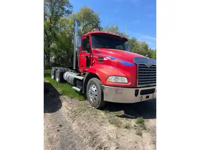This item sells online at Grunthal Auction Service on the Offsite Sale. 2008 Mack pinnacle Mp8 485hp...