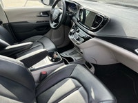 2023 CHRYSLER PACIFICA TOURING -BLACK ON BLACK LEATHER INTERIOR / ALLOY WHEELS / POWER SLIDING DOORS... (image 8)