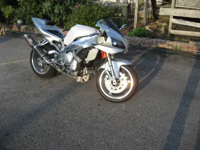 sonic cycle has a 1999 yamaha yzf - 1000 r-1 parts bike theft repo runs and drives mint . yosh. carb...