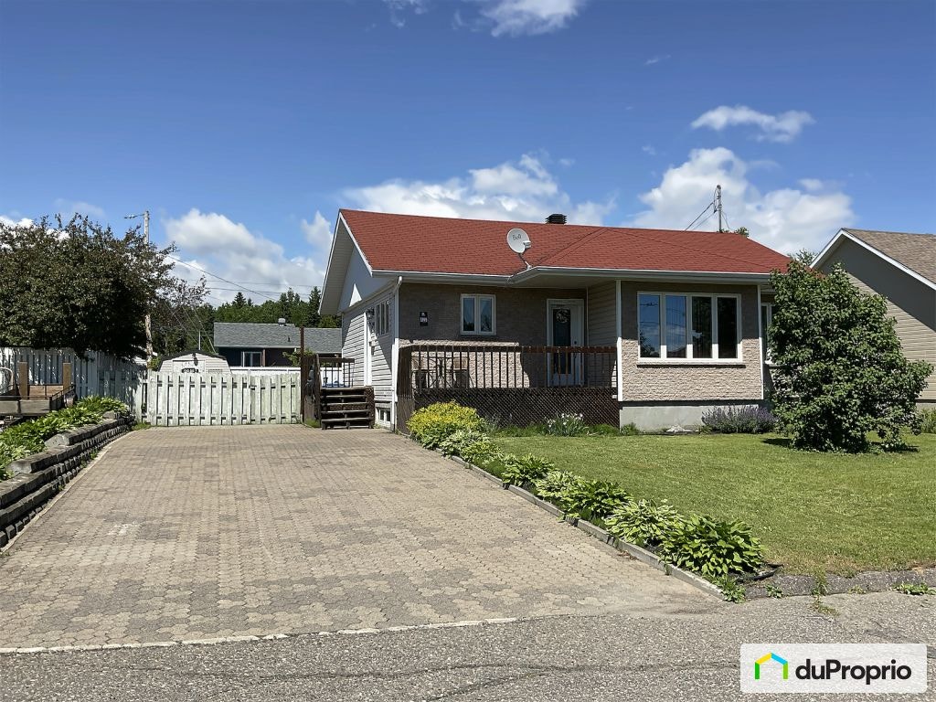 $355,000 - Bungalow for sale in Alma — photo 1