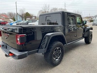 2023 Jeep Gladiator Mojave 4x4 with the 3.6L V6, automatic transmission, and only 44,003kms! Clean h... (image 5)