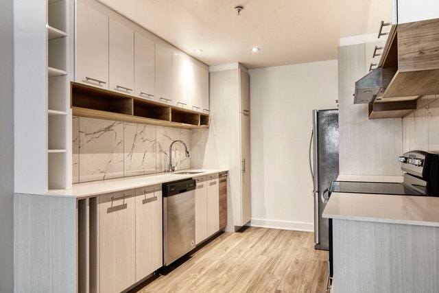 9675 Av. Papineau — photo 1