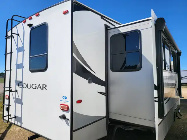 2021 Keystone COUGAR 29 MBS in Travel Trailers & Campers in St. Albert - Image 4
