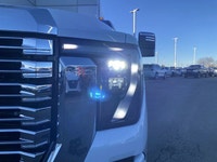 Take a look at this FULLY-LOADED Denali 3500 Heavy-Duty DURAMAX Diesel.... With every option includi... (image 9)