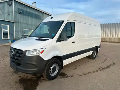 2022 Mercedes-Benz Sprinter 2500 Standard Roof V6 144" 3.0L TurboDiesel✅Clean Title✅Low millage ✅GVW...