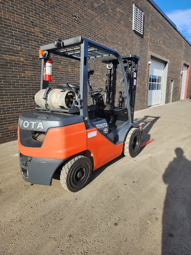 2022 Toyota 5000lbs cap Outdoor Forklift 3 stage w Side-Shift in Heavy Equipment in Mississauga / Peel Region - Image 4