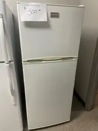 Réfrigérateur blanc 24'' Frigidaire