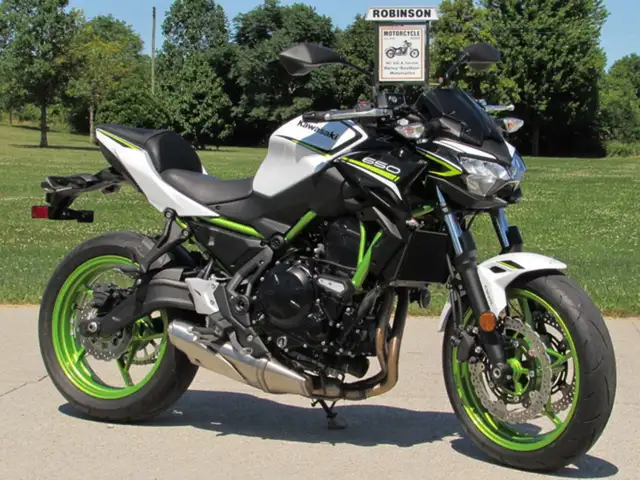 2021 Kawasaki Z650 ABS in Sport Bikes in Leamington - Image 5